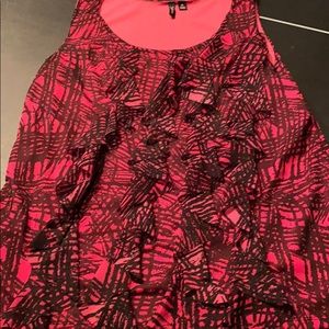 Women’s ruffle sleeveless top